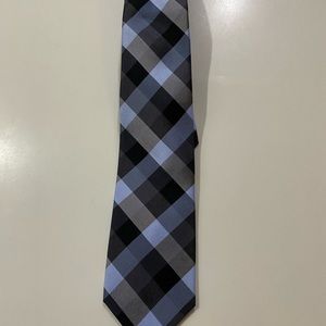 Tommy Hilfiger Men’s Silk Tie Gently used. Excellent Condition
